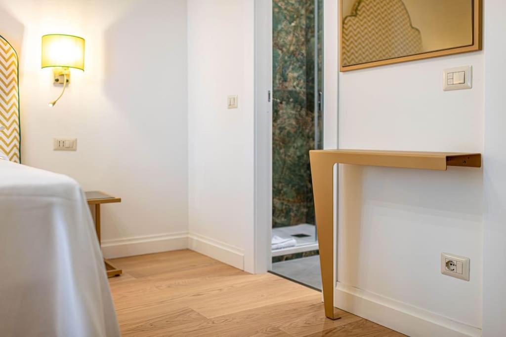 Apartment Riboty 10 - Suites 3 Rom