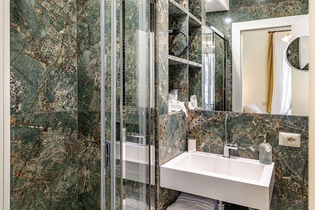 Apartment Riboty 10 - Suites 3 Rom